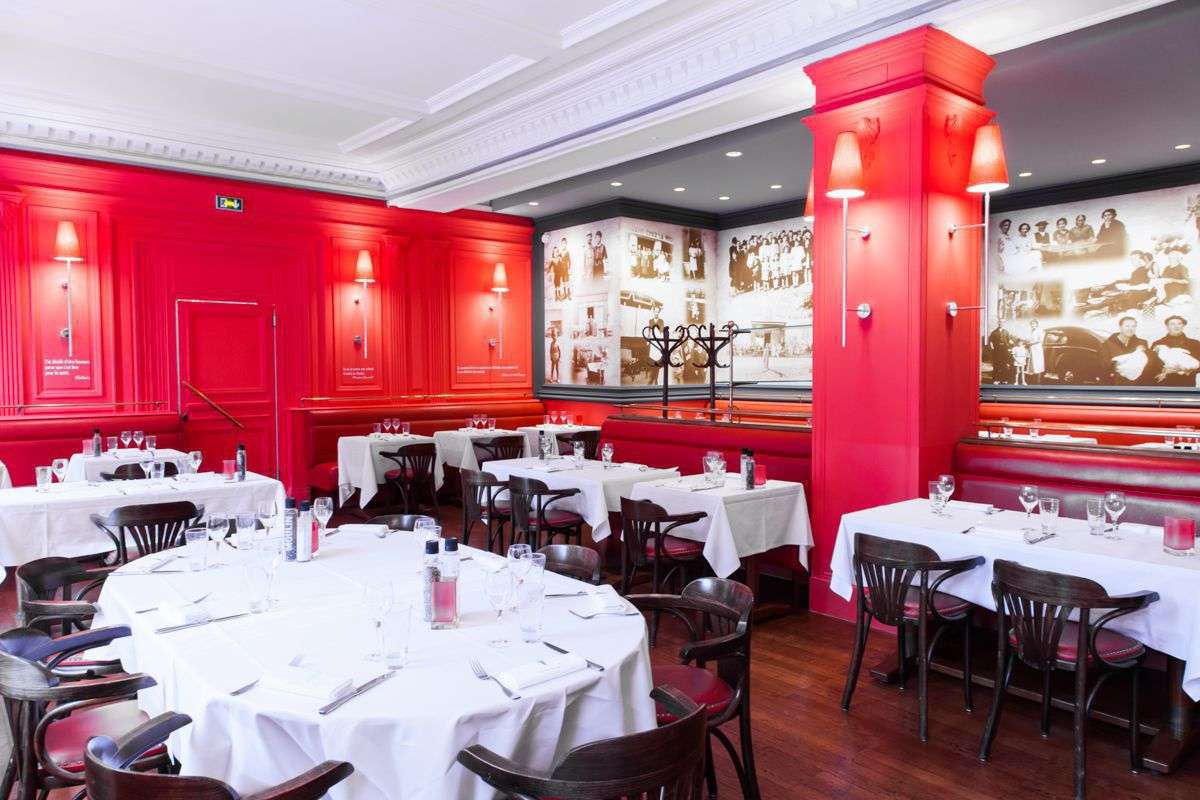 Salle du Restaurant Place Bernard Bourg en Bresse