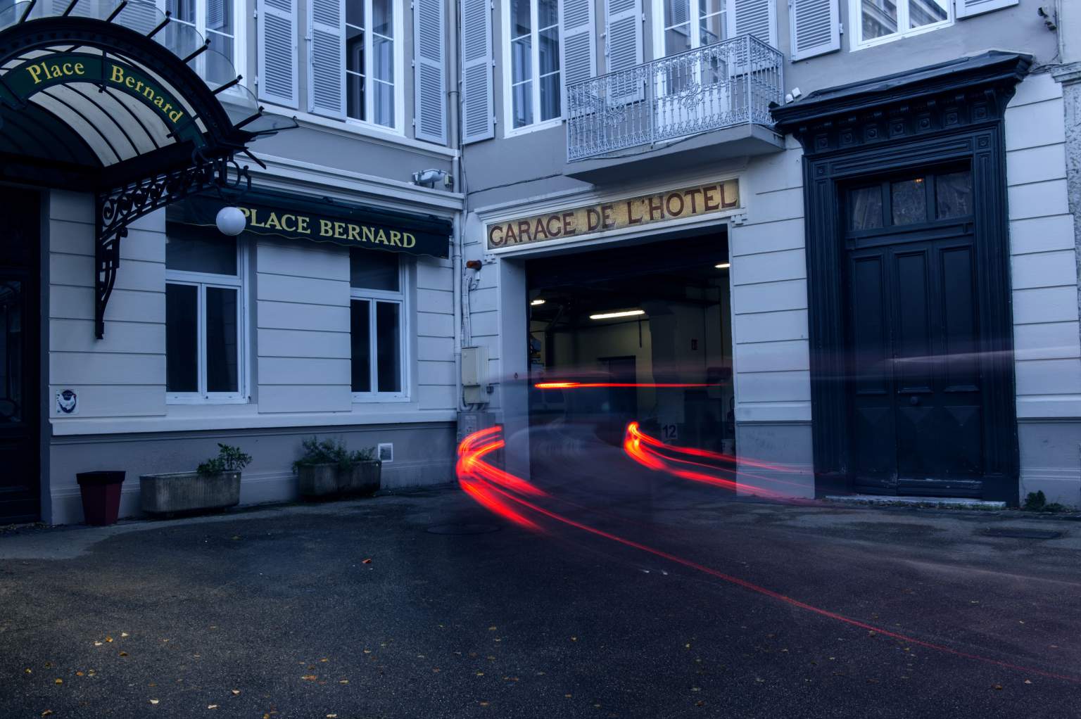 Garage Privé de l'Hotel Best Western Hôtel de France Bourg-en-Bresse